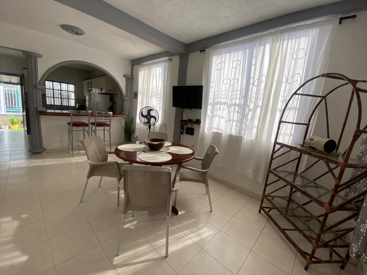Janeth's Place Apartment *